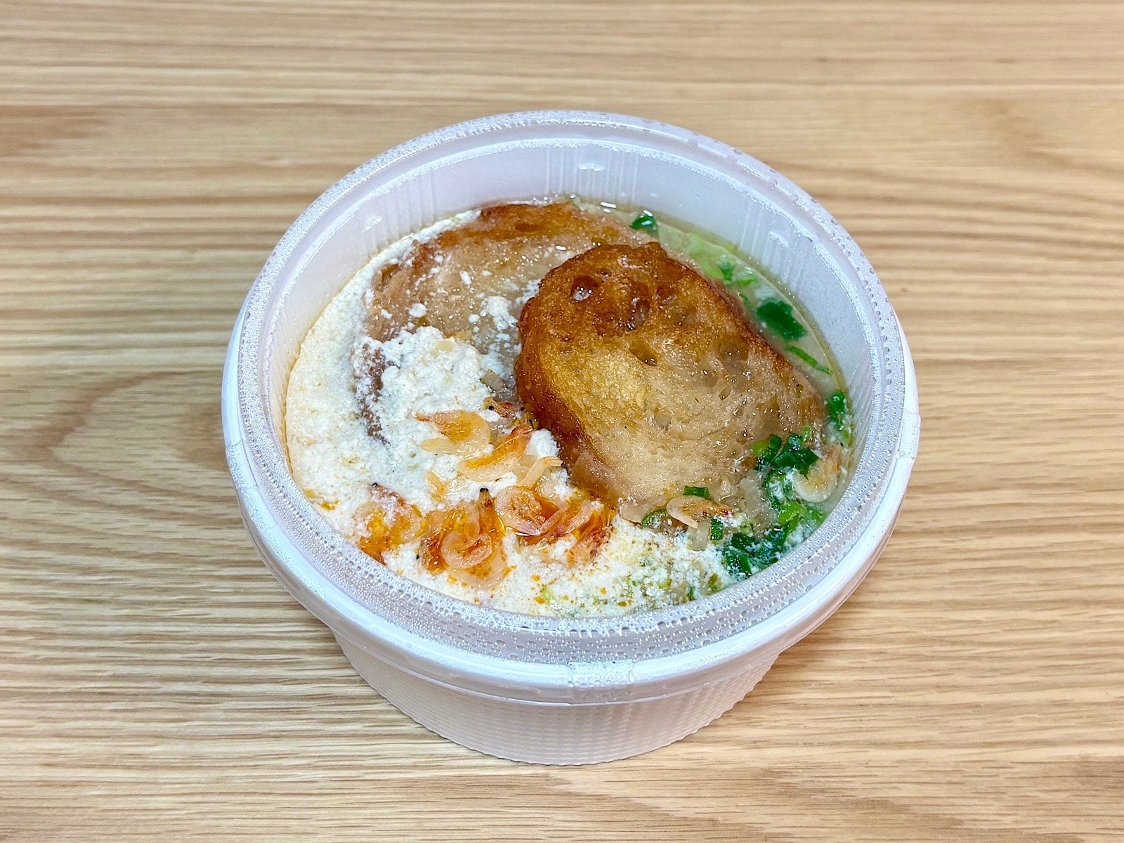 「成城石井自家製 桜海老の台湾風豆乳粥」 539円(税込)