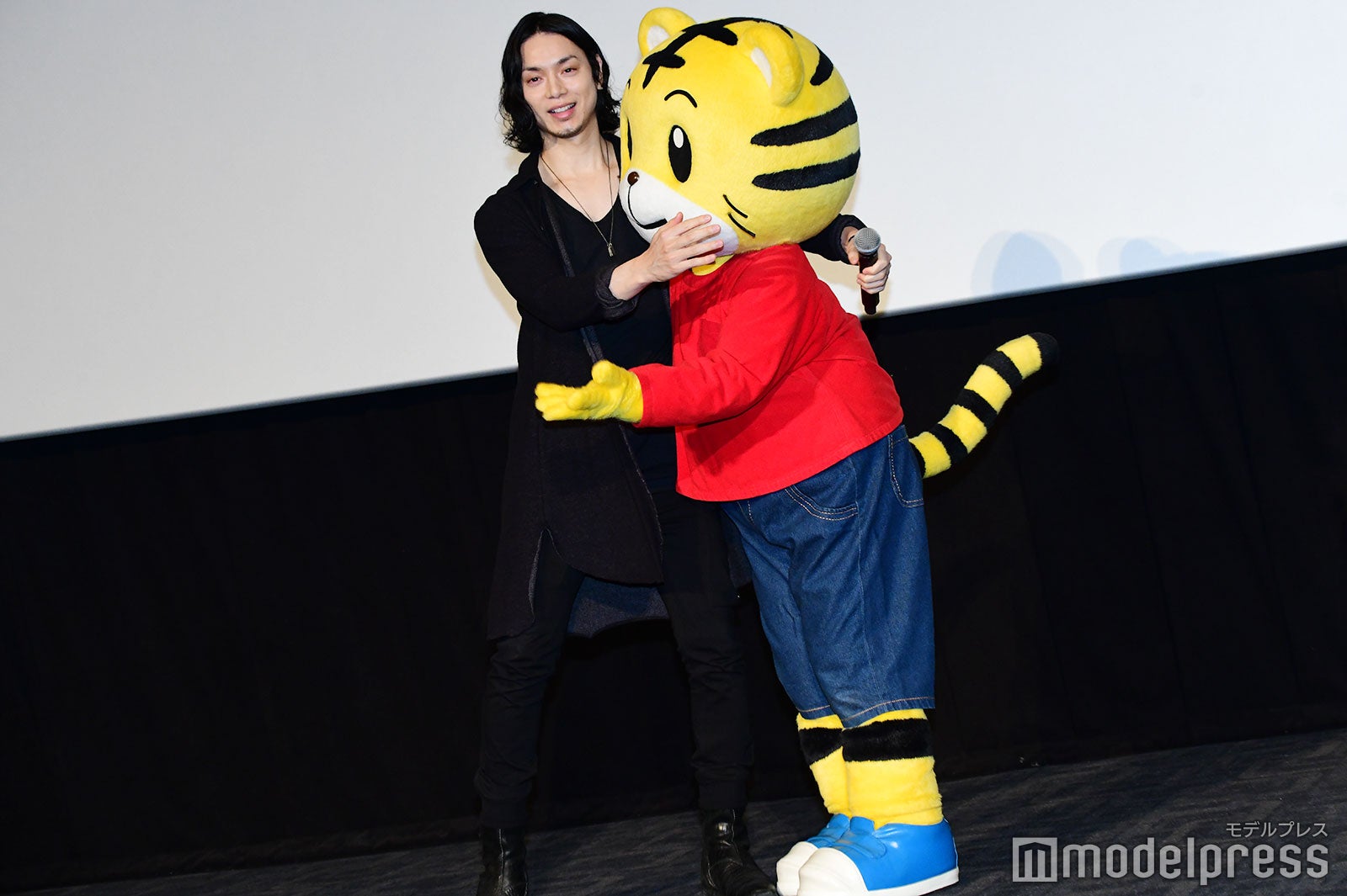 水嶋ヒロ、しまじろう（C）モデルプレス
