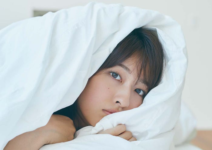 斉藤里奈(C)三瓶康友/週刊少年マガジン