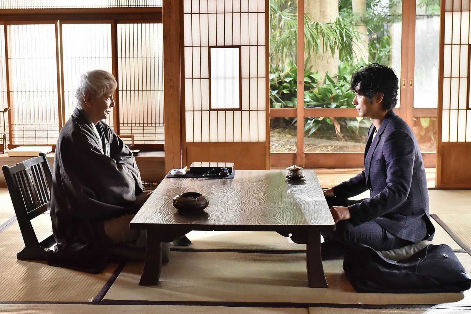 近藤正臣、ディーン・フジオカ／「今からあなたを脅迫します」第5話より（画像提供：日本テレビ）