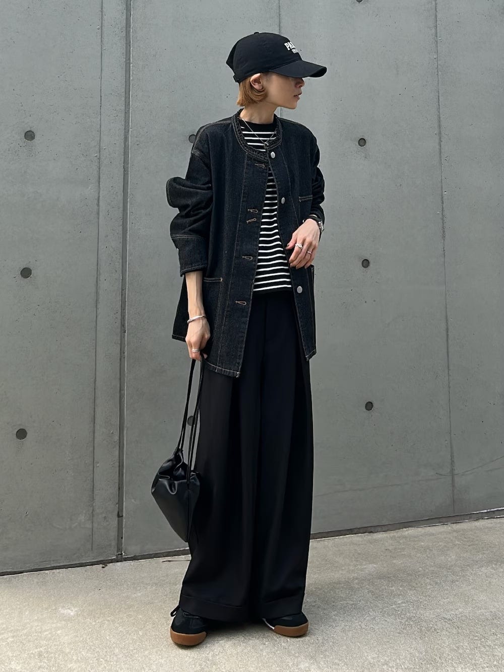 シックでおしゃれなデザインがプチプラで買えると話題のスニーカー 出典:WEAR