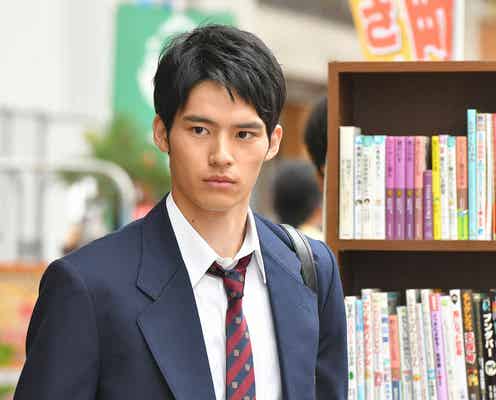 「中学聖日記」高校生になった“黒岩くん”(岡田健史)も「かっこよすぎる」と話題 短髪&ブレザー姿で変化