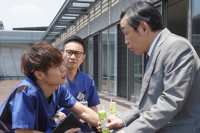 窪田正孝、八嶋智人、石井正則/「ラジエーションハウスⅡ~放射線科の診断レポート~」第9話より(C)フジテレビ