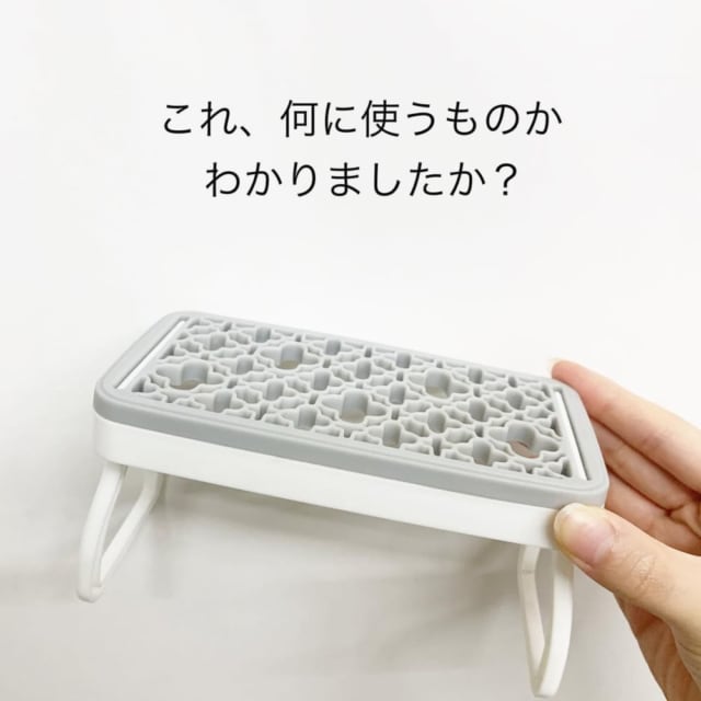 セリアのメイクブラシスタンド