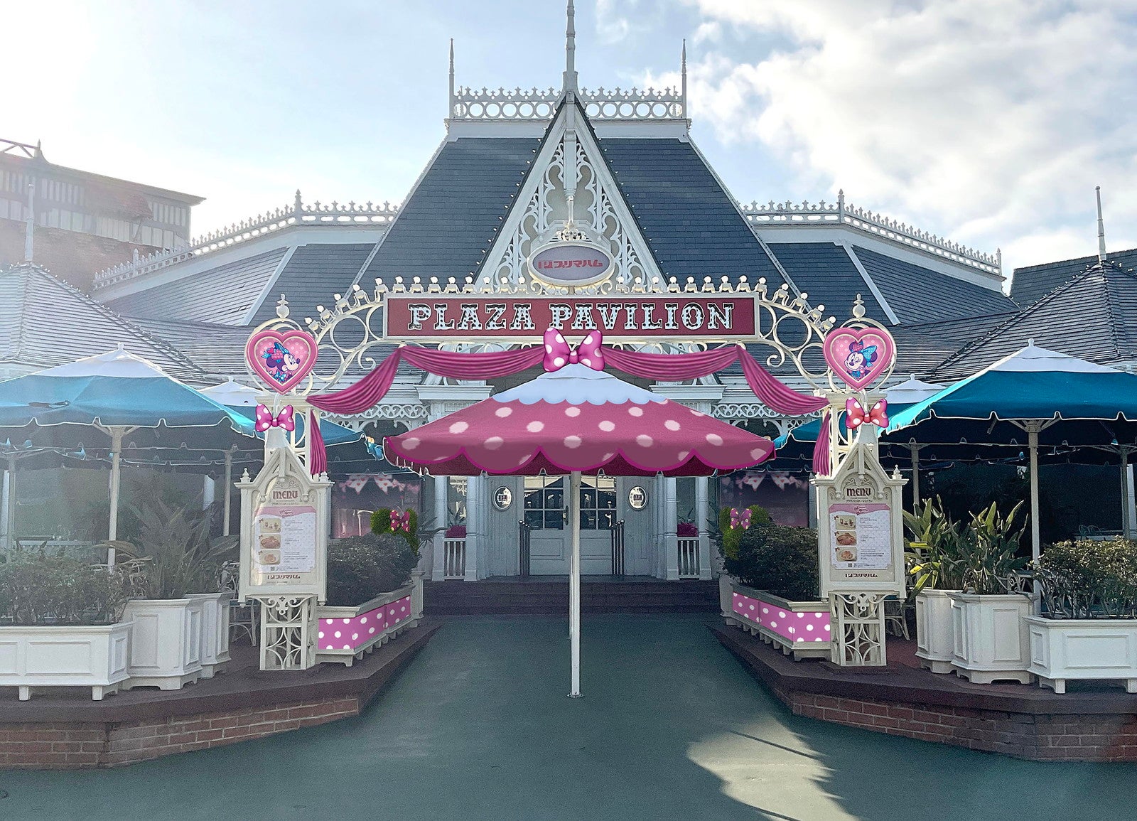 プラザパビリオン・レストランのデコレーションのイメージ（C）Disney