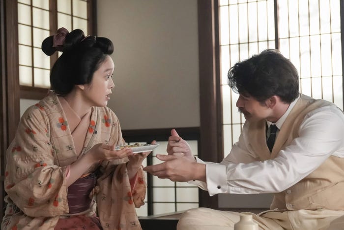 高石あかり、トミー・バストウ「ばけばけ」第36話(C)NHK