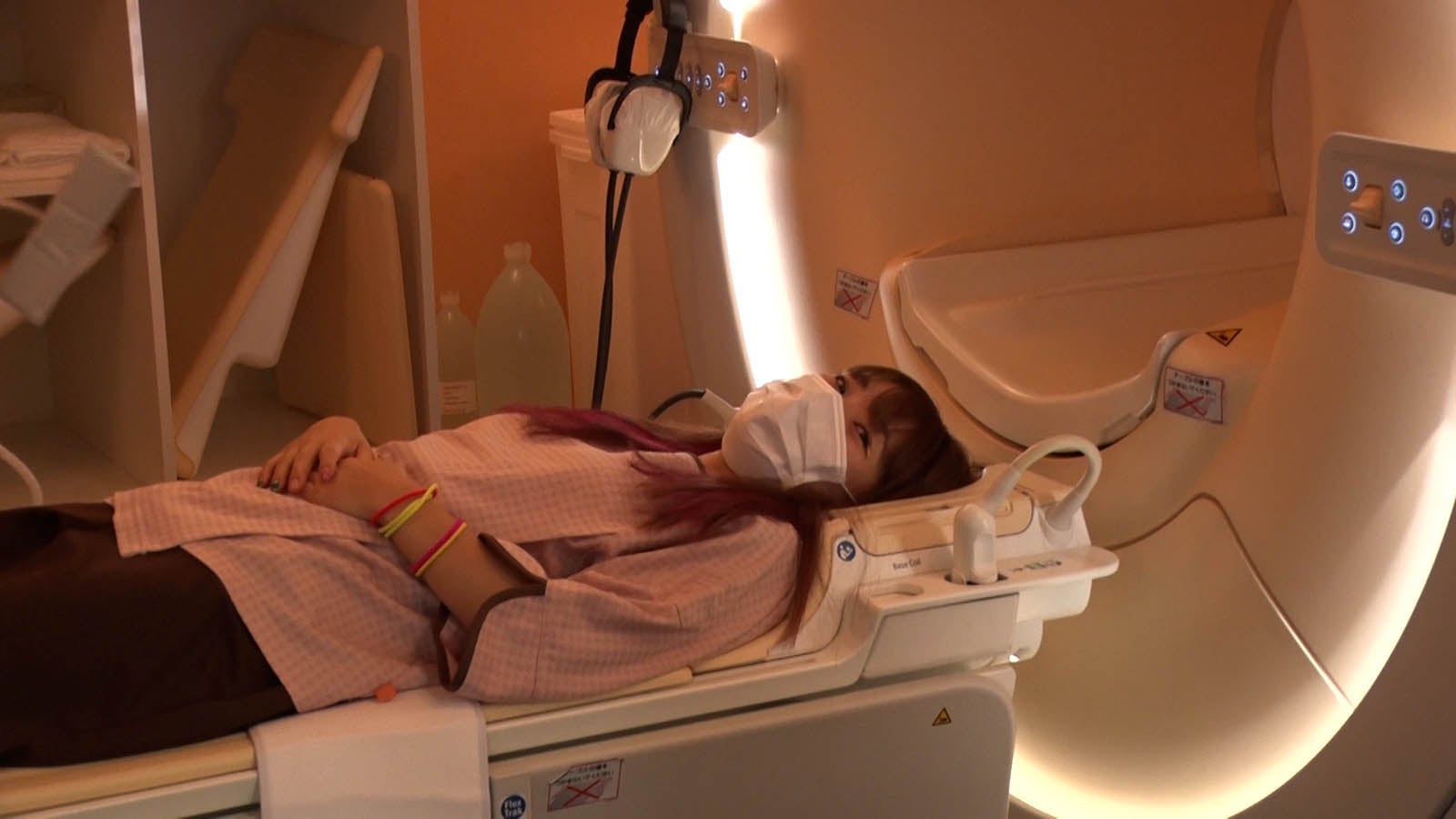 フワちゃん（C）テレビ東京