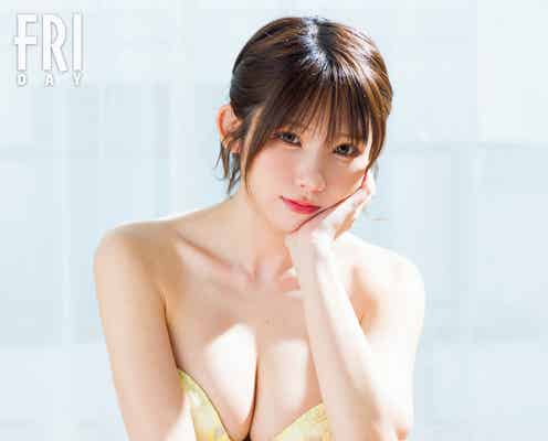えなこ、色白バスト輝く水着姿にうっとり
