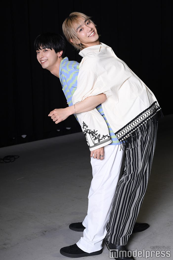 新原泰佑、駒木根葵汰(C)モデルプレス