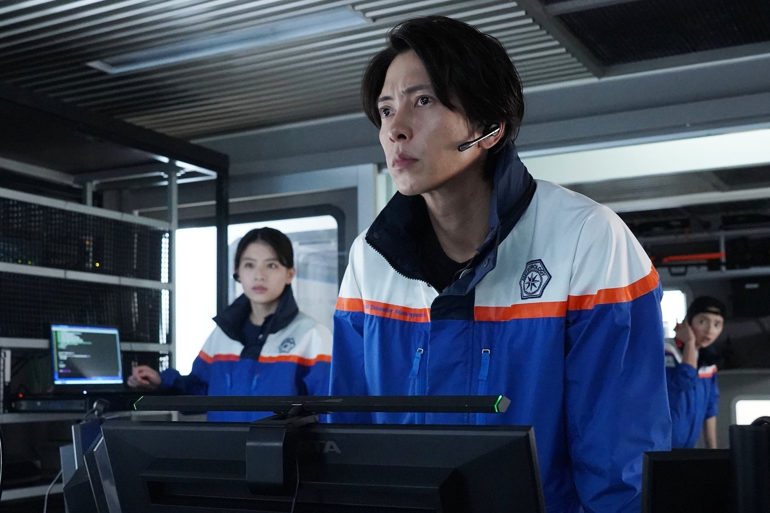 【ブルーモーメント 最終話】晴原、台風迫る東京へ 急激な暴風が彩らを襲う