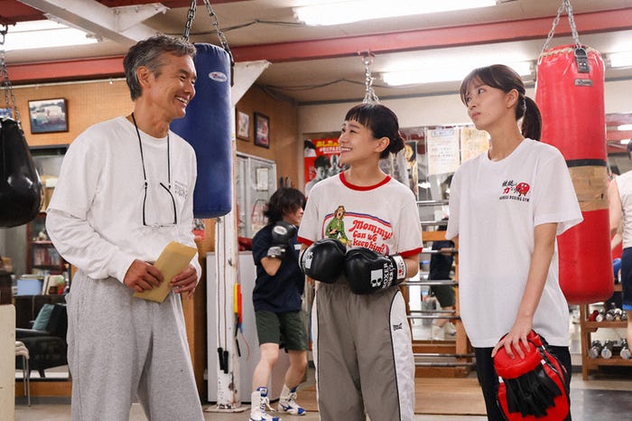 渡部篤郎、奈緒、岡崎紗絵「あのクズを殴ってやりたいんだ」第4話(C)TBS