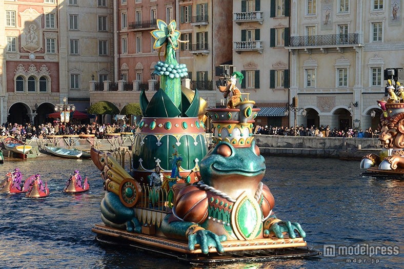 プルートの乗るエメラルドのフロッグ