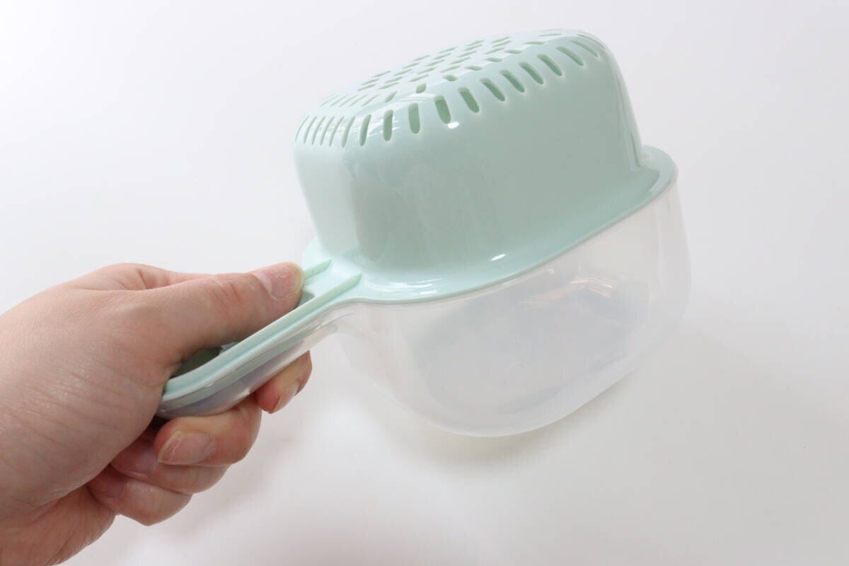 ダイソーの取っ手付　ミニザル・ボウル　一体化