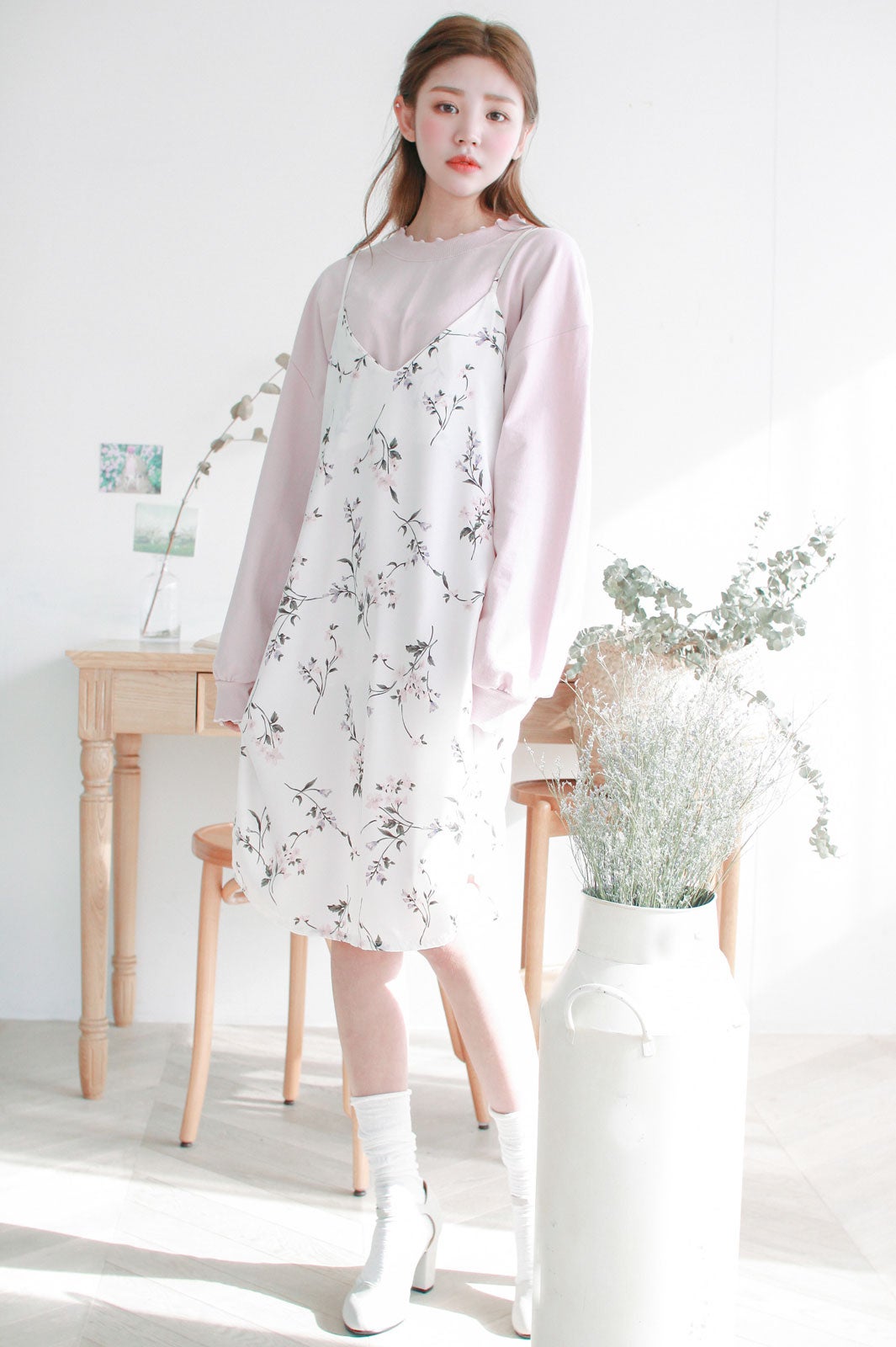 フラワーポイントキャミワンピース（画像提供：コマチストアーズ）