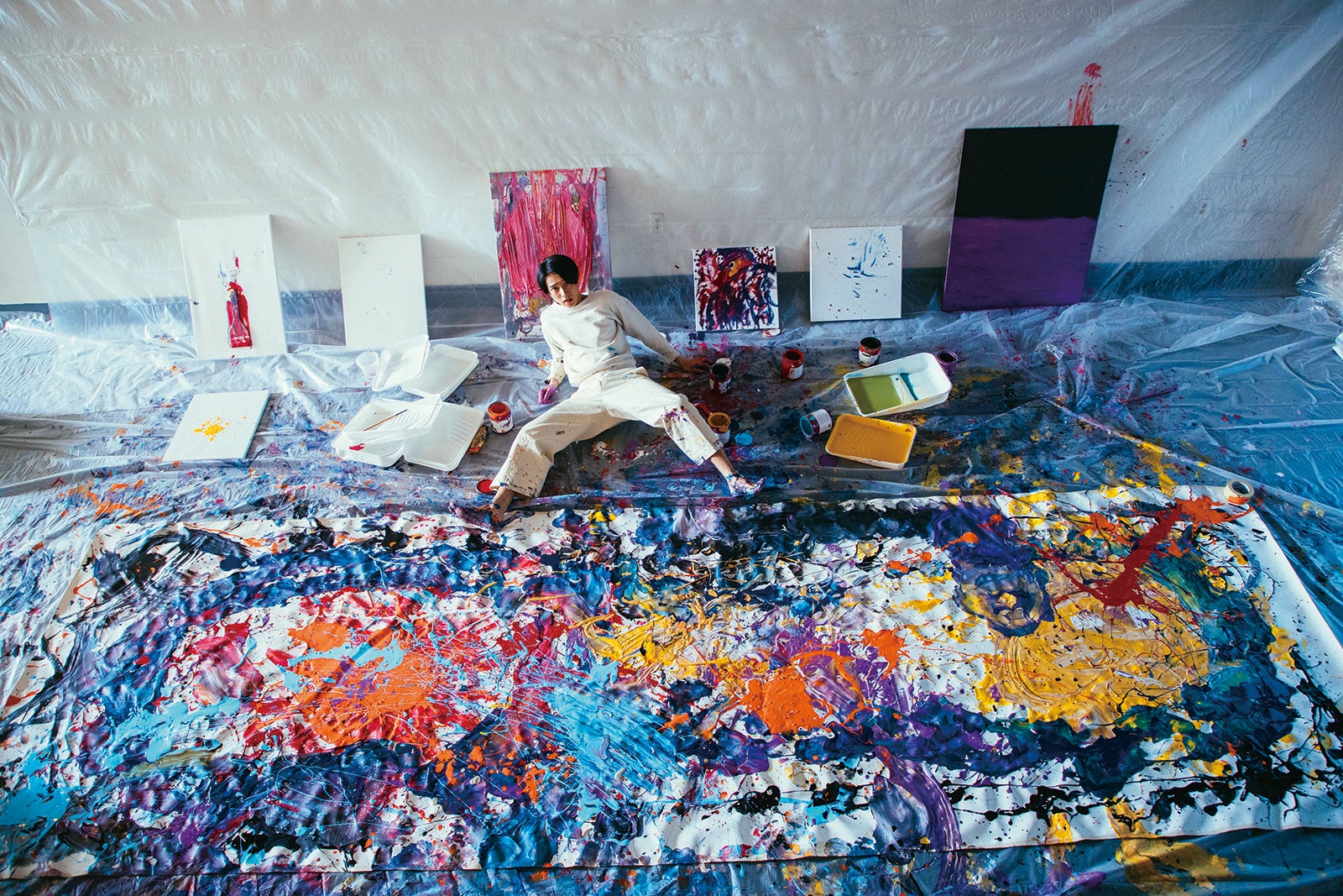 山崎賢人自身がスタジオセッションでペイントしたアートワーク （C）KADOKAWA