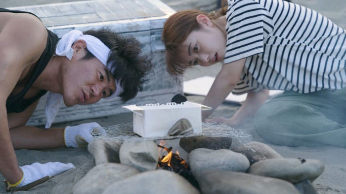 板橋駿谷、井上咲楽(C)NHK