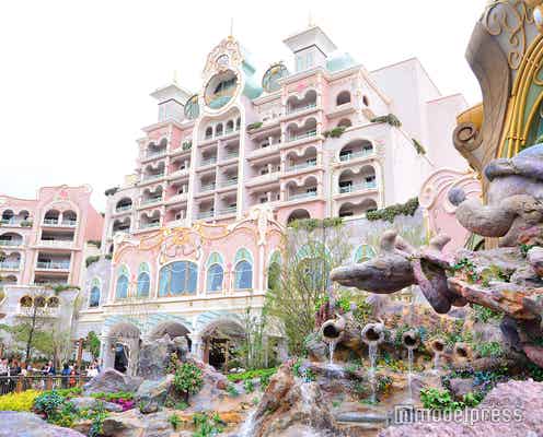 「東京ディズニーシー・ファンタジースプリングスホテル」全貌公開 “魔法の泉”のほとりに立つ2棟のホテルに潜入