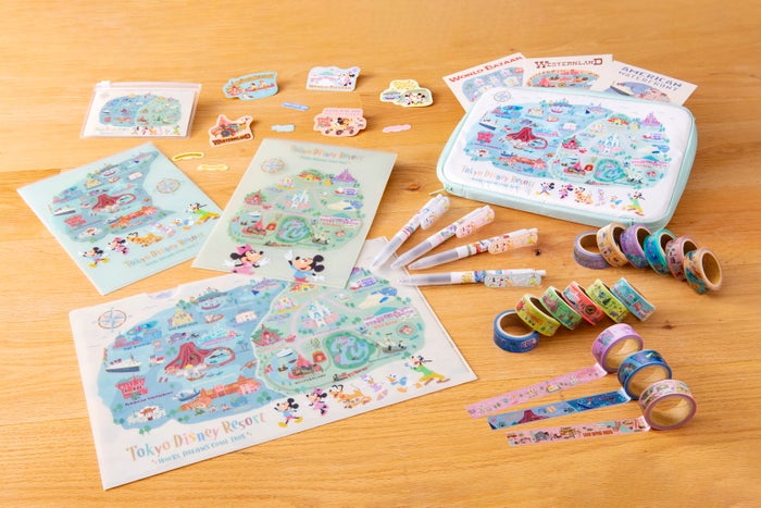 東京ディズニーリゾート、“マップ”モチーフの新作グッズ＆フードスーベニアが登場