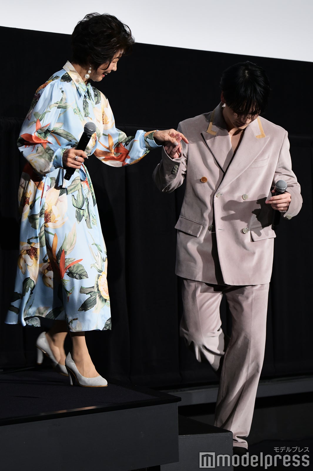 市毛良枝、豆原一成（C）モデルプレス