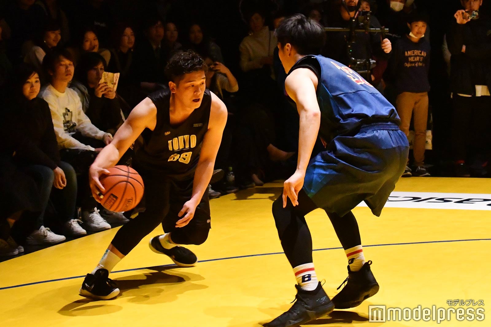 試合の様子 （C）モデルプレス