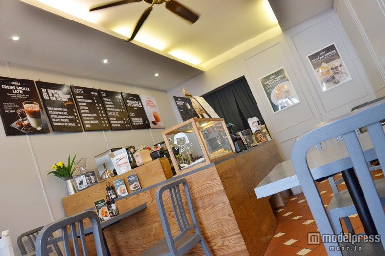 欧米の方もブランチに訪れるお洒落な店内