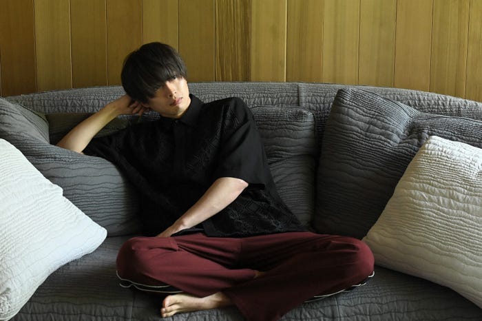 白洲迅「リコカツ」第7話より(C)TBS