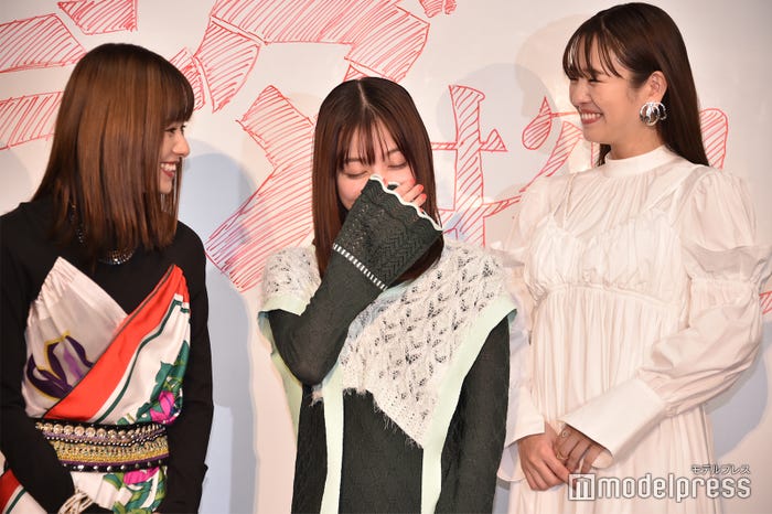 山本舞香、橋本環奈、横田真悠 (C)モデルプレス