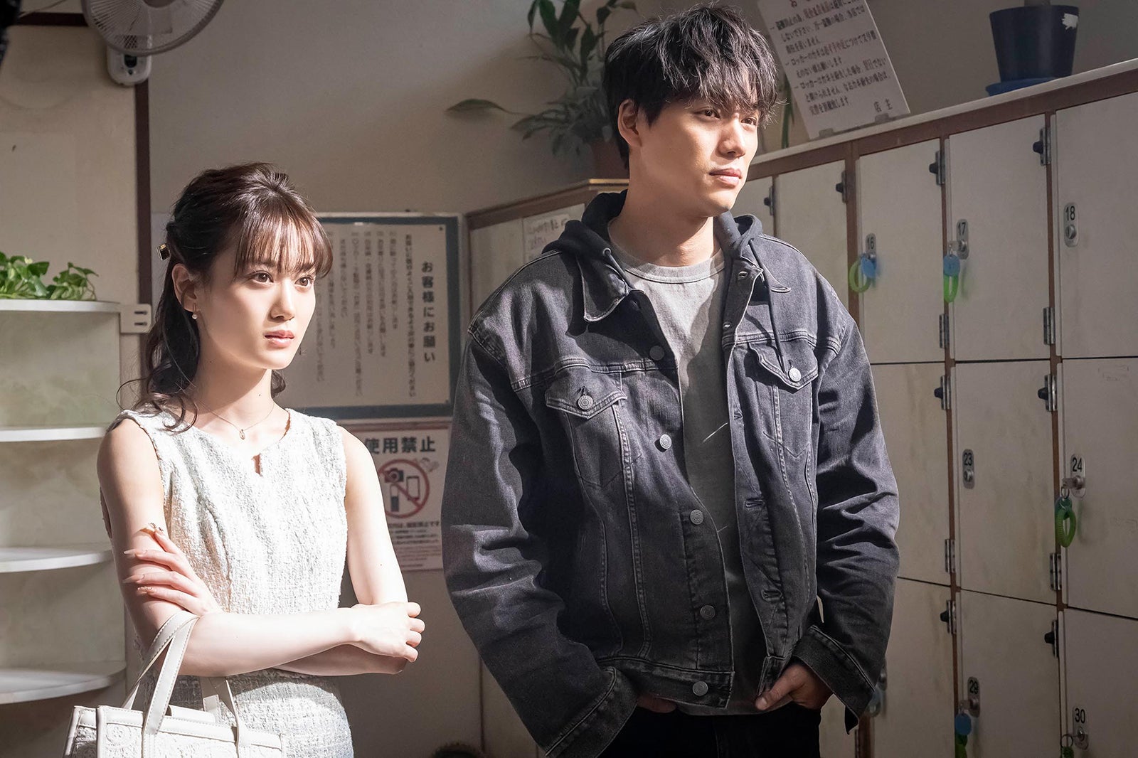 山下美月、福士蒼汰「弁護士ソドム」第6話より（C）テレビ東京