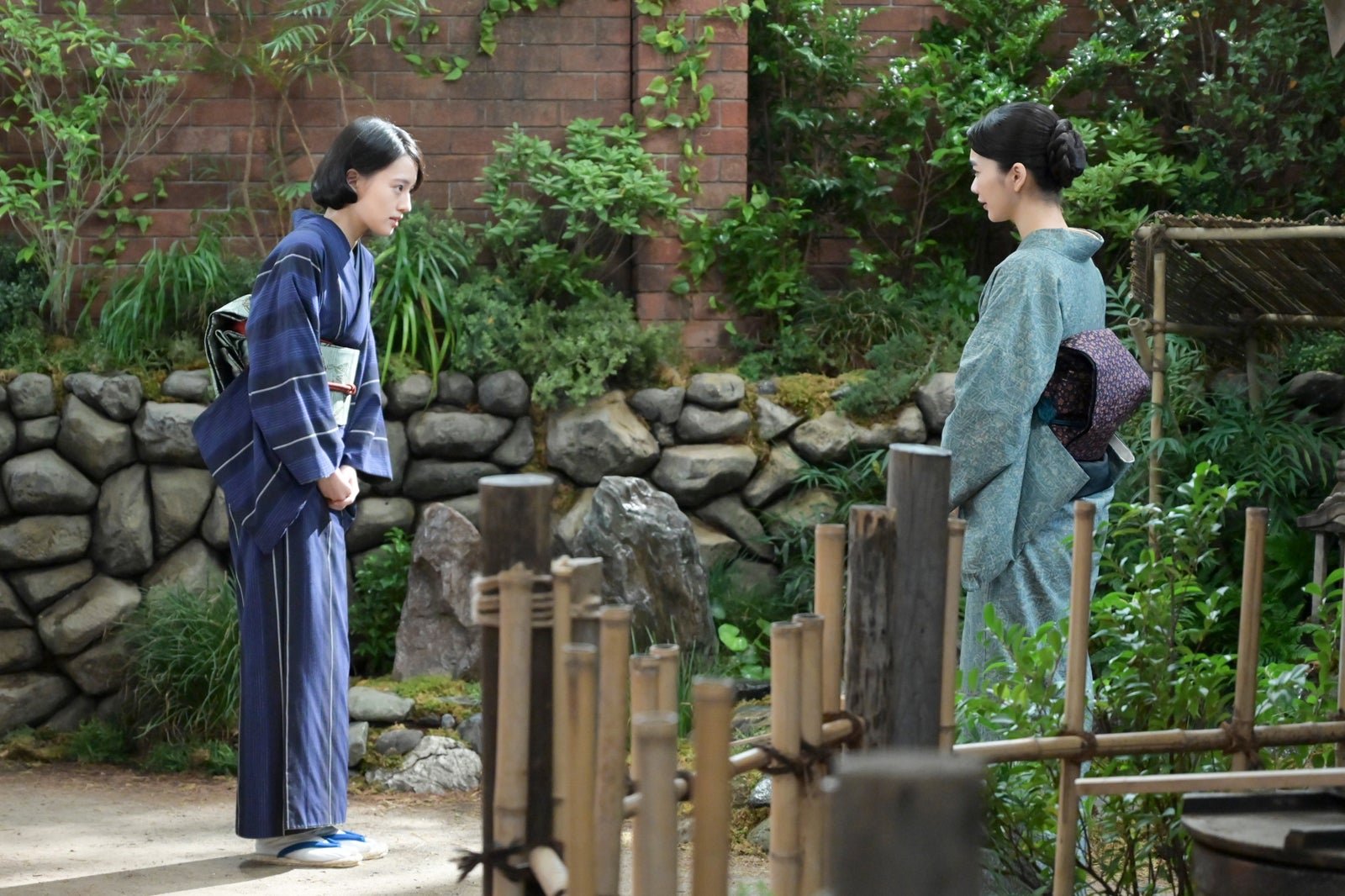 上坂樹里、見上愛「風、薫る」第118話（C）NHK