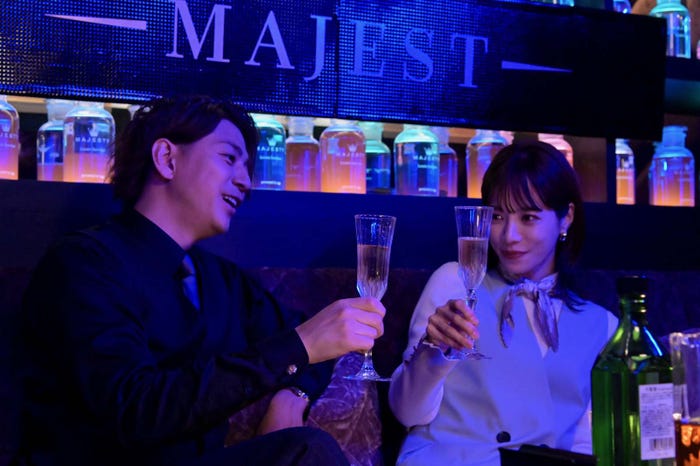 三浦翔平、桜井ユキ「ホスト相続しちゃいました」最終話より(C)カンテレ