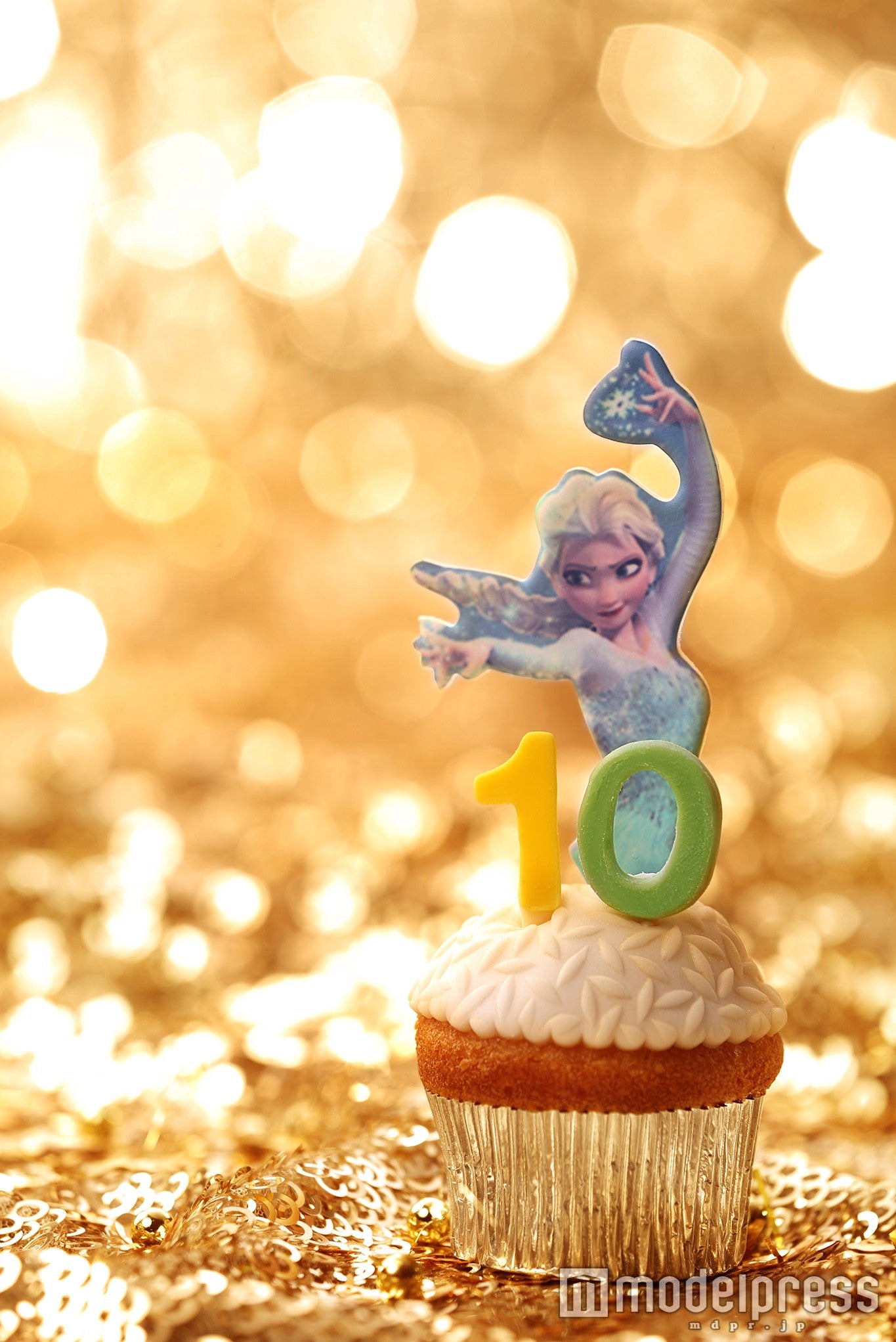 「ロイヤルバンケット・ホール」の「アナと雪の女王」のエルサのカップケーキ