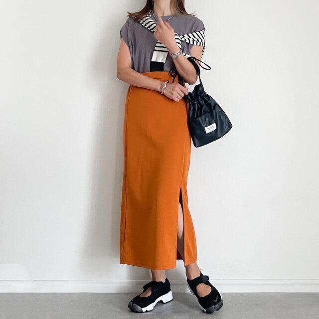 GU　ウエストタックフレンチスリーブT　コーデ