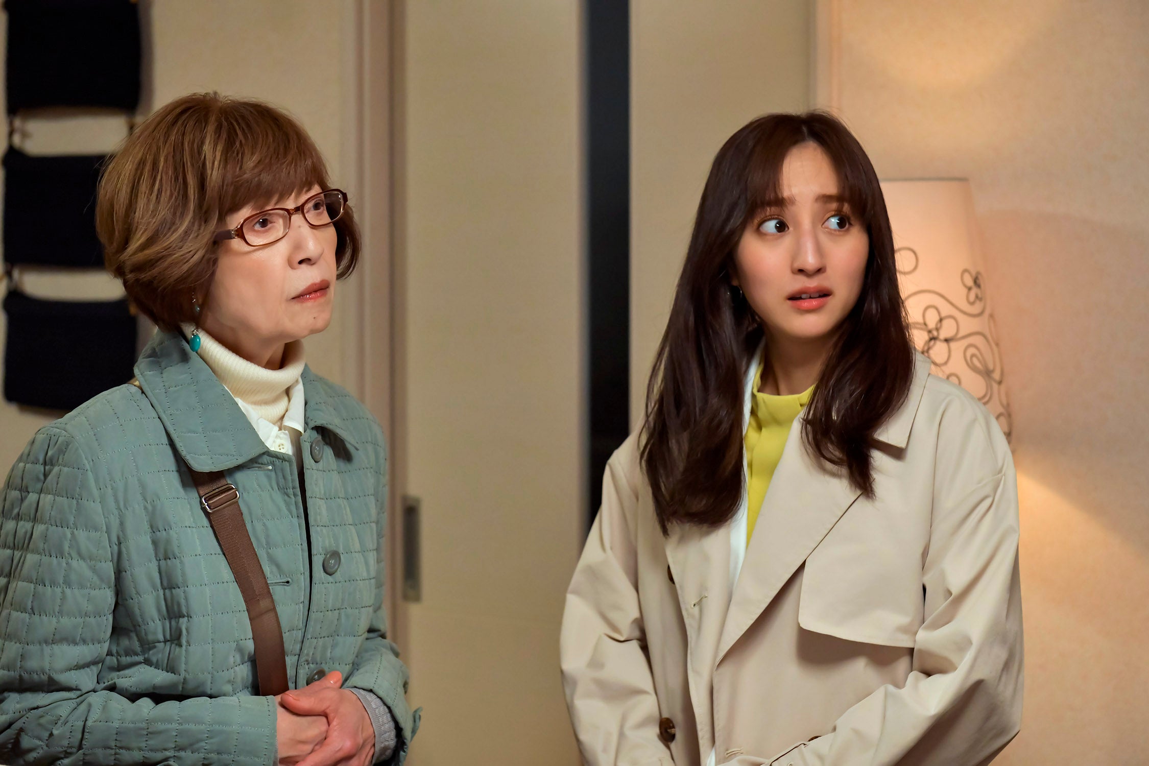 田島令子、堀田茜「好きなオトコと別れたい」第5話（C）テレビ東京