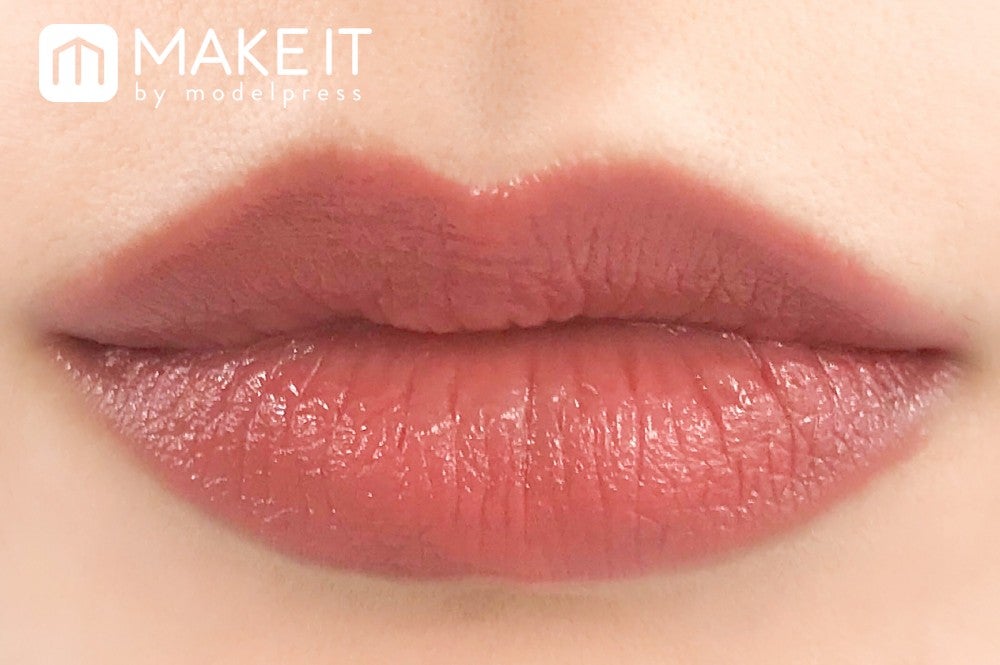 THREE マジックタッチリップライター／X01 使用 (C)メイクイット