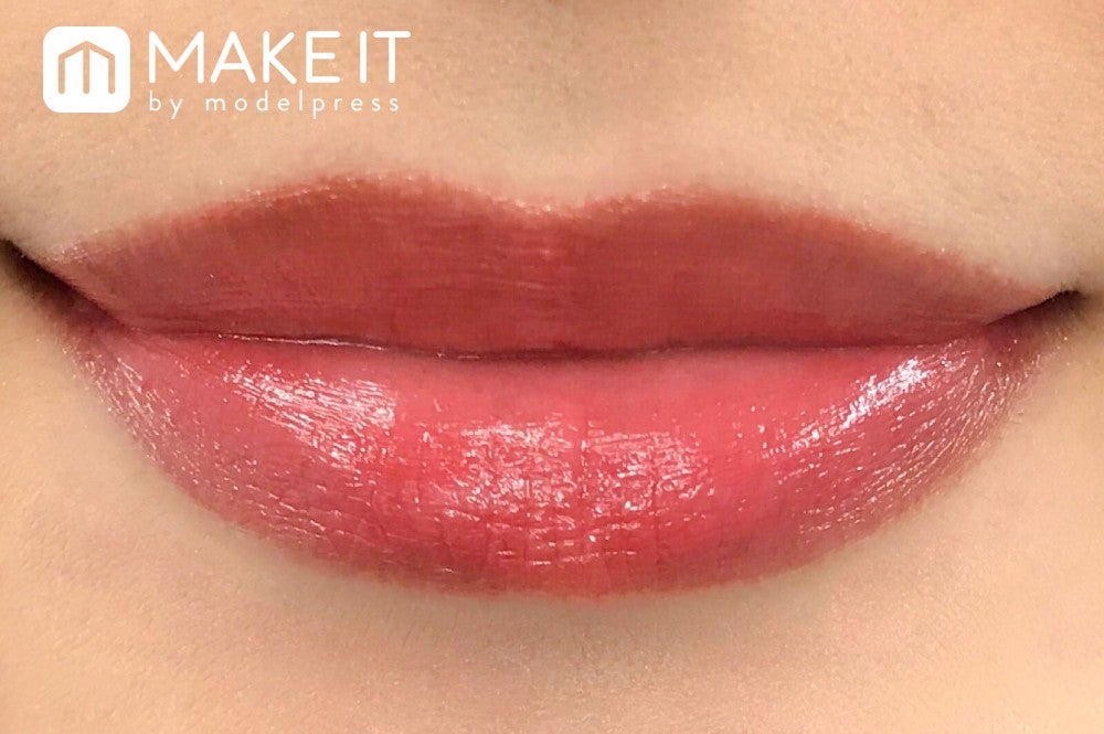 エチュードハウス／アプリコットスティックグロス／RD302使用 (C)メイクイット