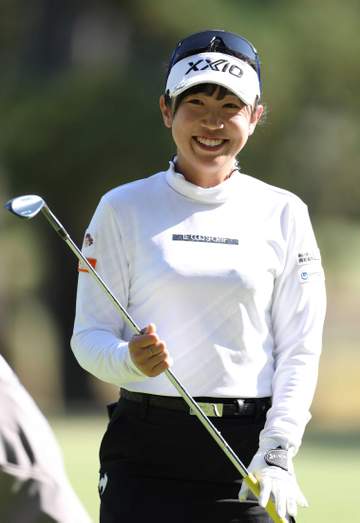 菅沼菜々 コース攻略で2週連続Vだ ツアー最短ホールの15番パー3、98ヤード「得意な48度（のウエッジ）で狙う」