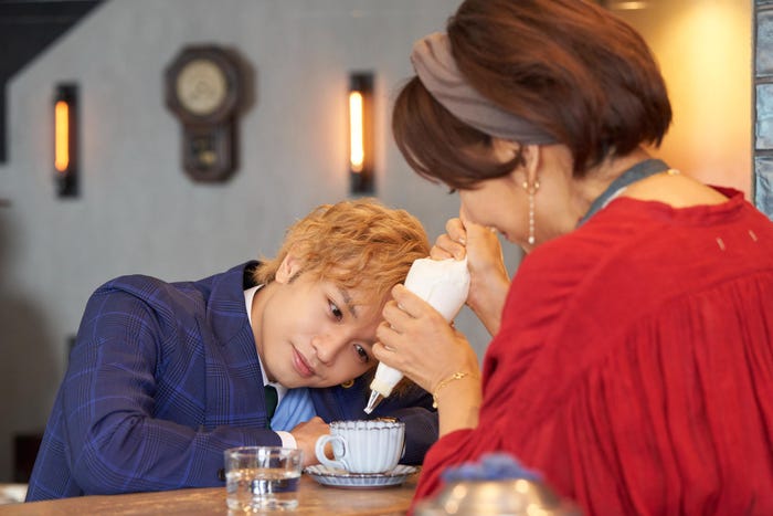 中島健人、片平なぎさ「しょせん他人事ですから」第4話より(C)しょせん他人事ですから製作委員会