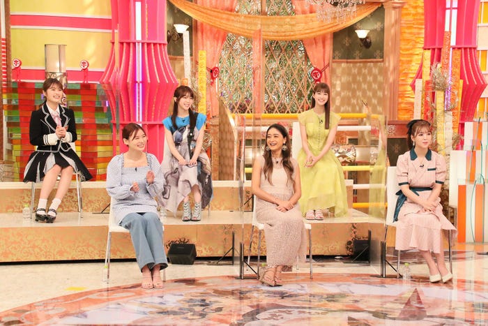 (左から)渋谷凪咲、朝日奈央、峯岸みなみ、池田美優、生見愛瑠、藤田ニコル (C)フジテレビ