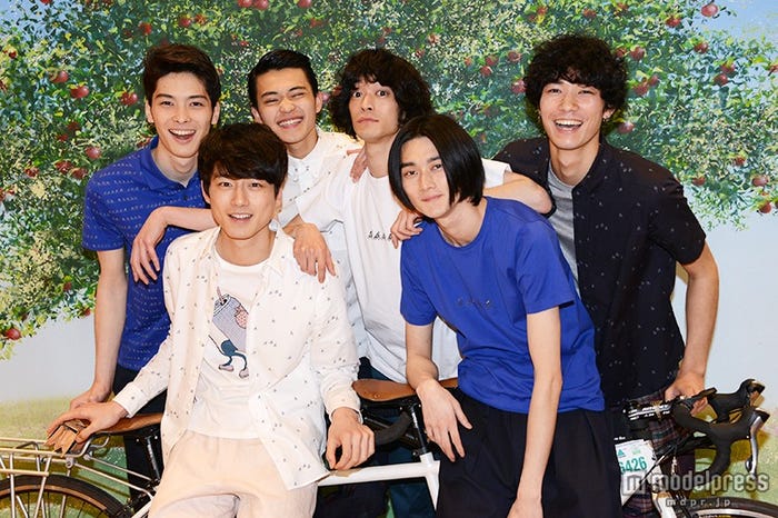 (後列左より)守屋光治、中田圭祐、兒玉太智、清原翔(前列左より)坂口健太郎、栁俊太郎