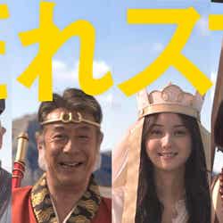 (左から)日村勇紀、高田純次、佐々木希、設楽統/「はじまり篇」「イチキュッパカ篇」