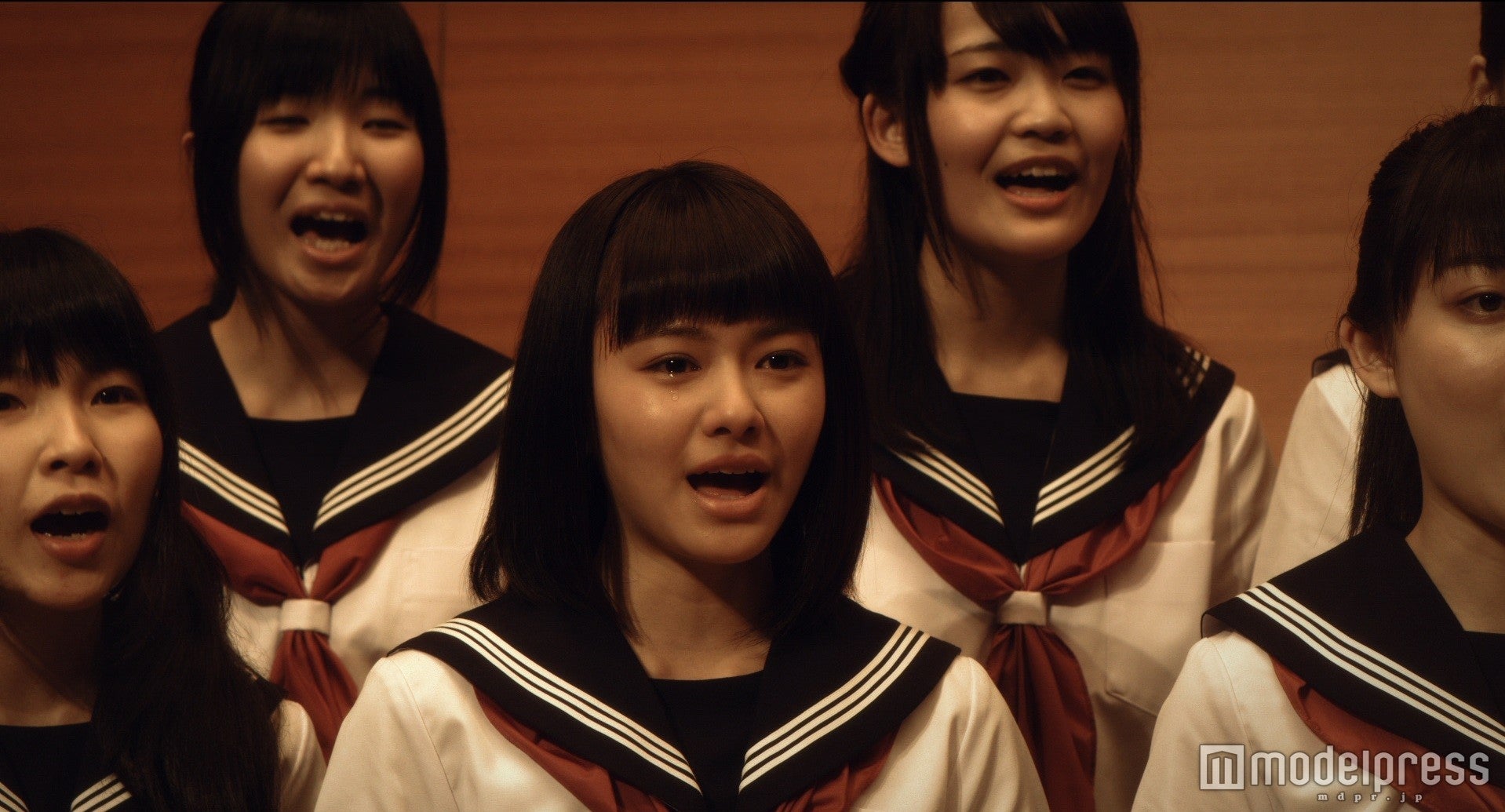 山本舞香／映画「桜ノ雨」より（C）2015 halyosy、藤田遼、雨宮ひとみ、スタジオ・ハードデラックス／PHP研究所／『桜ノ雨』製作委員会