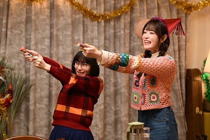 大久保桜子、高橋ひかる「リビングの松永さん」第7話より(C)カンテレ