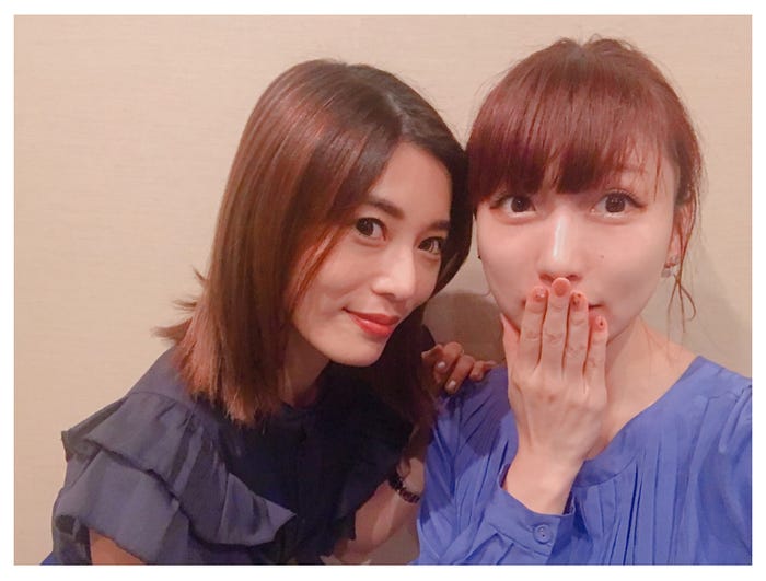 島袋聖南、桃/桃Instagramより