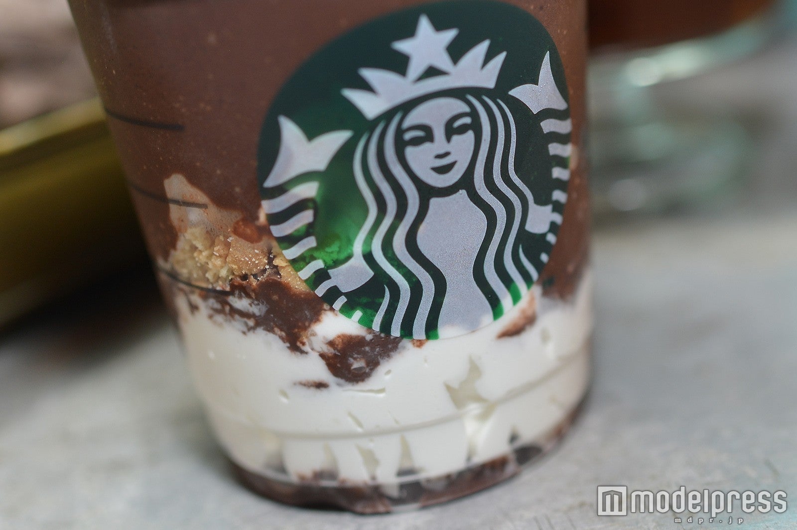 カップの底にもホイップクリーム （C）モデルプレス