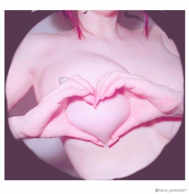 叶姉妹、セクシーすぎる“おっぱいハート”に反響「最高級の癒やし」「芸術的」