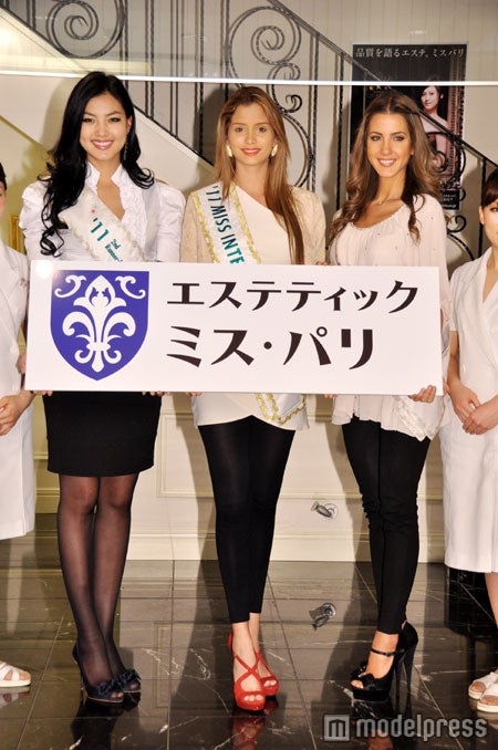 （左から）トクソー・イーデルサハーンさん、マリア・フェルナンダ・コルネホさん、ジェシカ・バルボッサさん