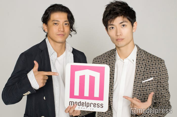 小栗旬&三浦春馬(C)モデルプレス