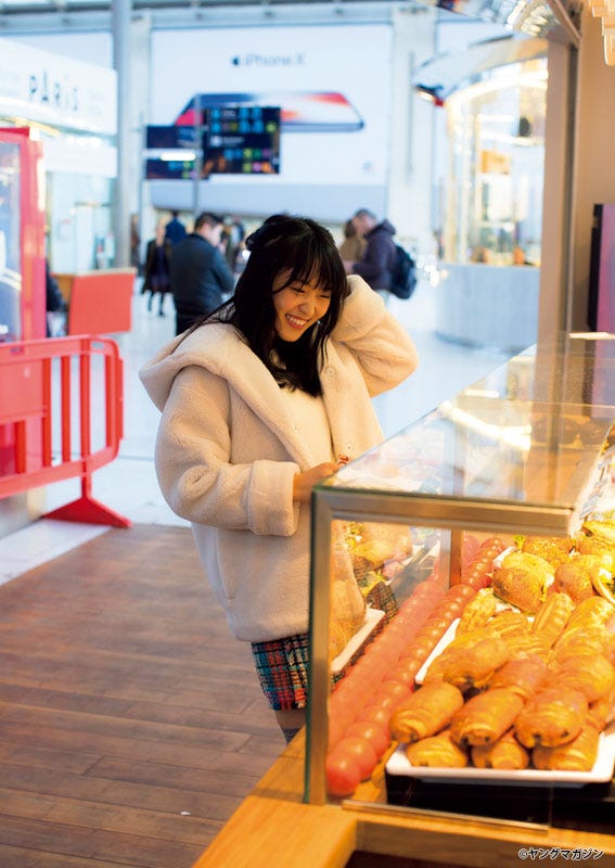 菅井友香(C)LUCKMAN/ヤングマガジン