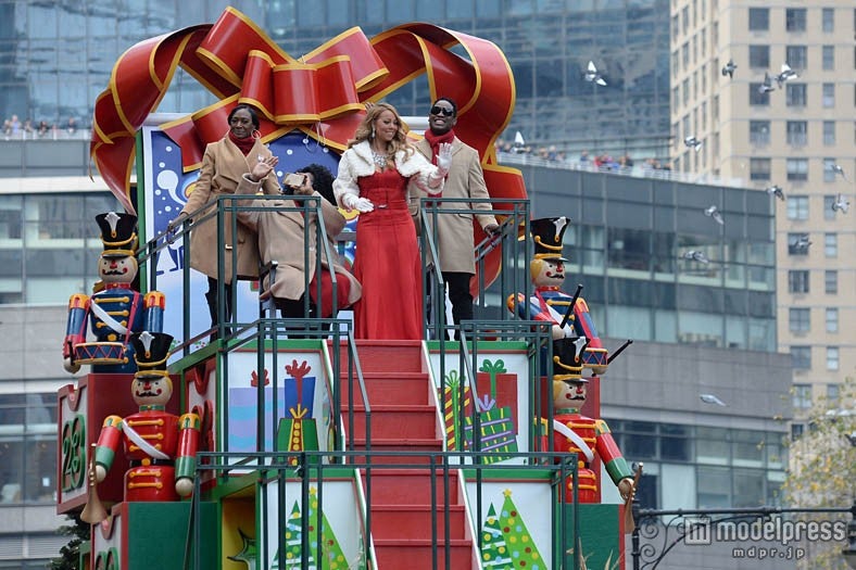 マライアのフロート車はとってもキュート。Newscom／Zeta Image