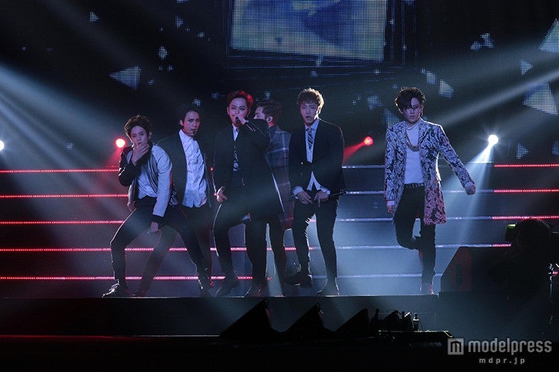 BEAST「壁ドン好き」にファン興奮　全22曲で1万人熱狂